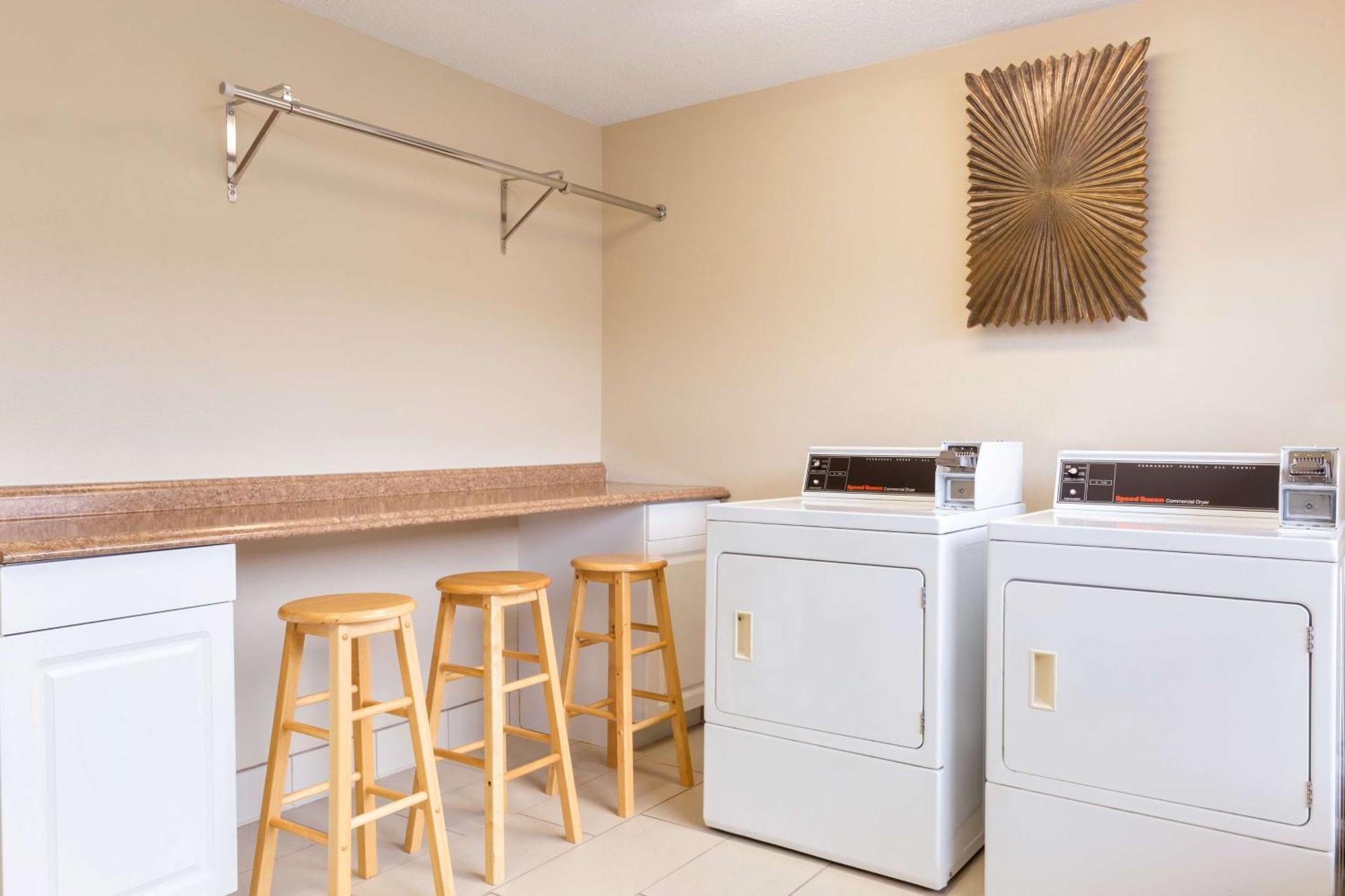 Homewood Suites Grand Rapids Bagian luar foto